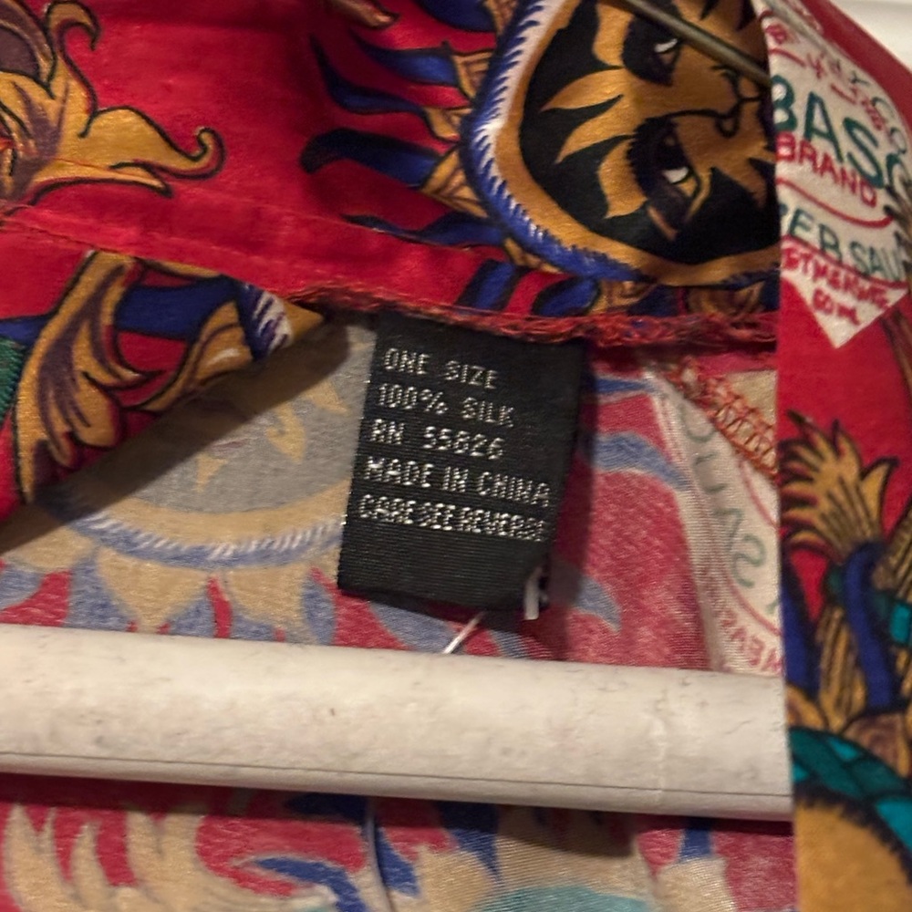 100% silk Tabasco robe one size fits most red with suns new with tag - Picture 3 of 6